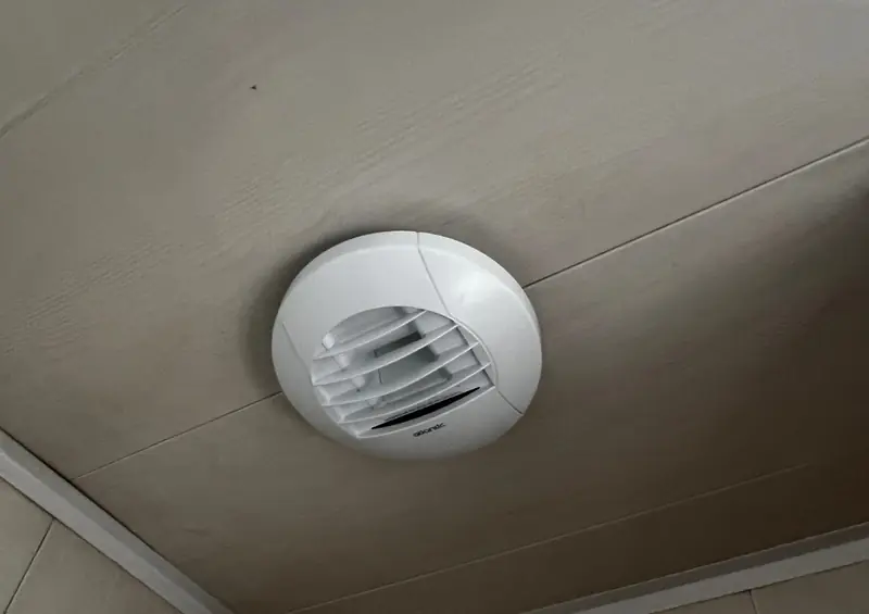 Bouche de ventilation mécanique au plafond